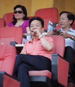 Một người nổi tiếng hút xì gà
