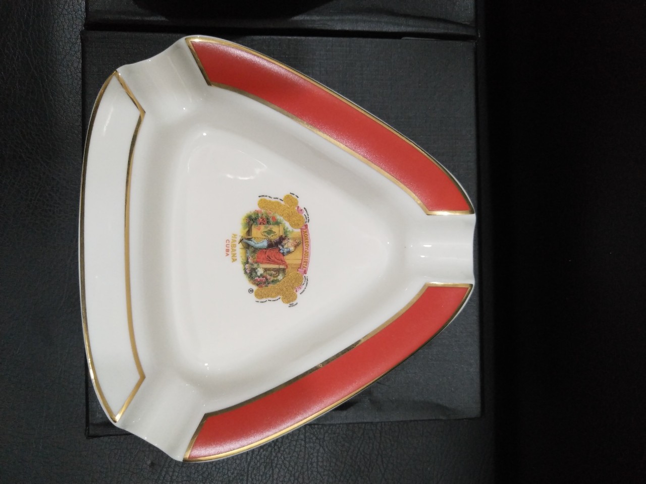 Gạt Tàn Gốm 3 Tay - Ảnh 6
