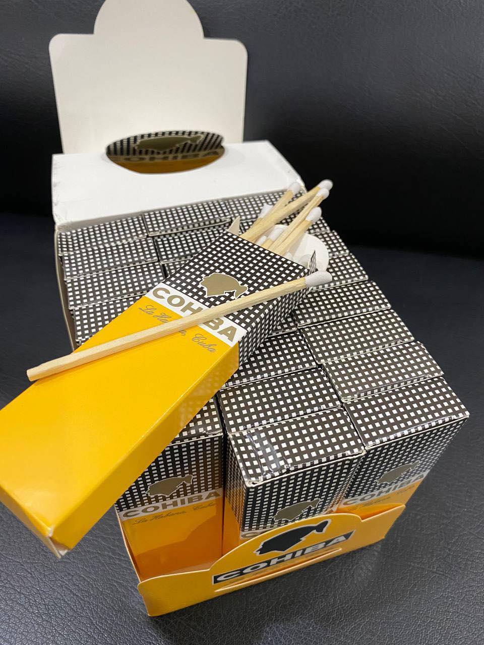 Diêm xì gà Cohiba